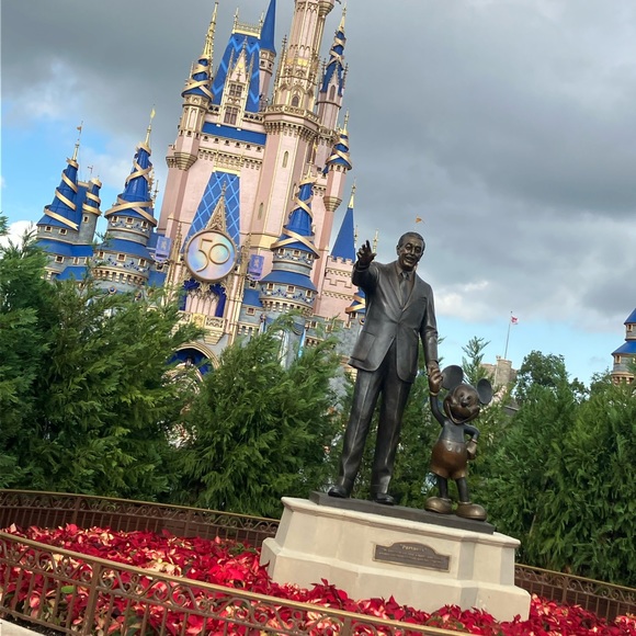 Meet your Posher, Ash!! - Picture 1 of 1